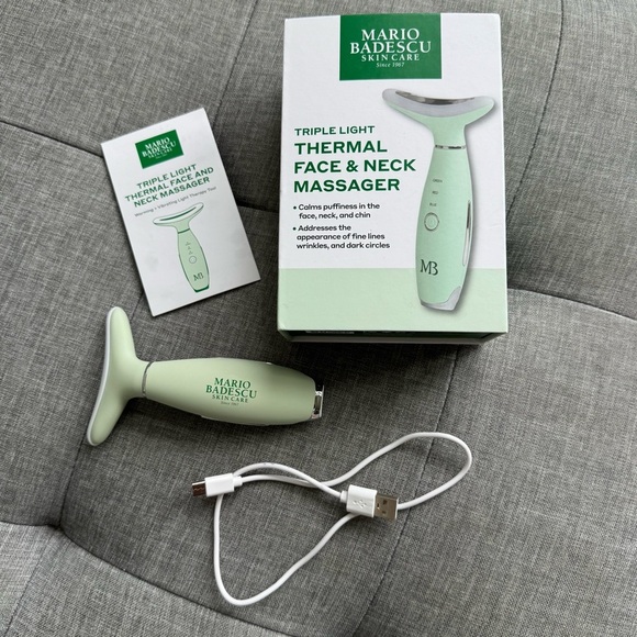 Like new! Mario Badescu Thermal Face & Neck Massager - Red, Blue, Green Light - Picture 6 of 9